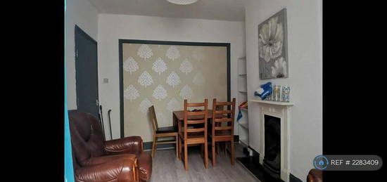 4 bedroom terraced house