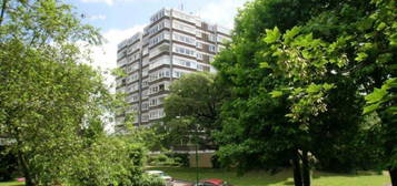 Flat to rent in Somerset Road, London SW19