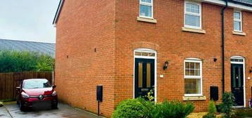 2 bedroom semi-detached house for sale