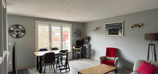 Appartement  à louer, 3 pièces, 2 chambres, 56 m²