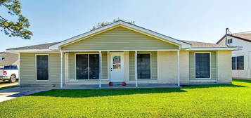 235 Holiday Dr, Houma, LA 70364