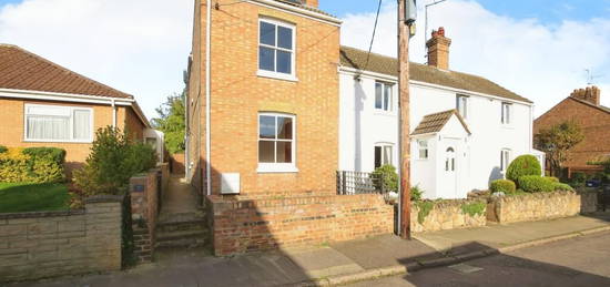 2 bedroom semi-detached house for sale