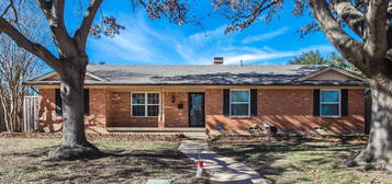 7939 Greenhollow Ln, Dallas, TX 75240