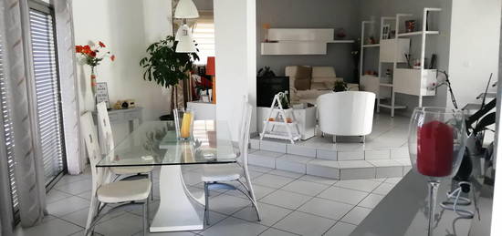 Vente maison 8 pièces 370 m²