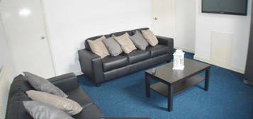 4 bed shared accommodation to rent