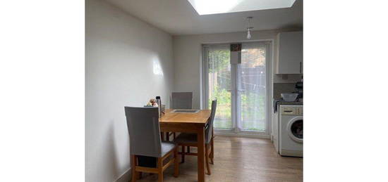 2 bed flat to rent