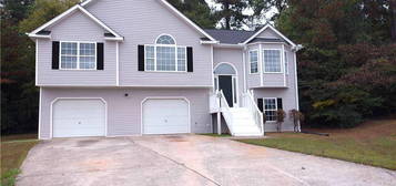 6356 New Gate Dr, Douglasville, GA 30134