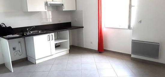 Appartement  à louer, 4 pièces, 2 chambres, 58 m²