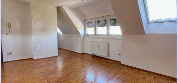Schöne liebe Wohnung in grüner Lage. Wohnbereich, 1 Schlafzimmer, Küche, Bad/WC, Parkplatz, Garten