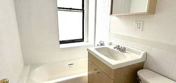 165 Bennett Ave APT 2F, New York, NY 10040