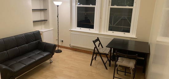 Flat to rent in Talgarth Road, Kensington, London W14