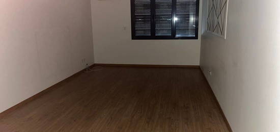 Arrendamento de Apartamento T2  na avenida Diogo Cão, 5