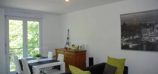 Location appartement avec terrasse dans résidence sécurisée