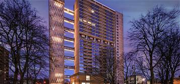 Flat to rent in Balfron Tower, 7 St Leonards Road, London E14
