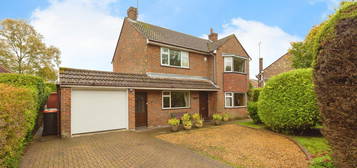 Detached house for sale in Heath Road, Leighton Buzzard LU7