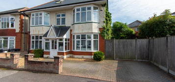 6 bedroom detached house for sale