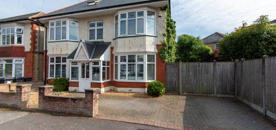 6 bedroom detached house for sale