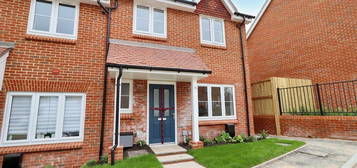 3 bedroom end of terrace house