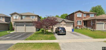 76 Holly Meadow Rd, Barrie, ON L4N 0A2