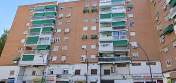 Piso en venta en calle Carlos Arniches