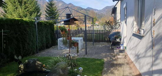 ALPEN REGION HOCHSCHWAB: Gepflegtes Haus im Verbund mit der Natur.