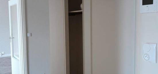 Appartement  à louer, 3 pièces, 2 chambres, 65 m²