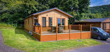 2 bedroom lodge for sale