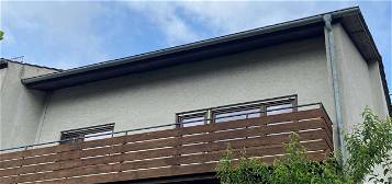 Erstbezug nach Sanierung mit Balkon: Stilvolle 3-Zimmer-Wohnung in Bammental