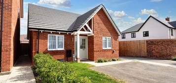 2 bedroom detached bungalow for sale