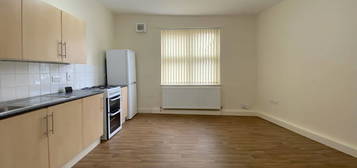 Flat to rent in Dale Street, Ilkeston DE7