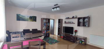 Apartament 3 camere, parcare, zona Vivo