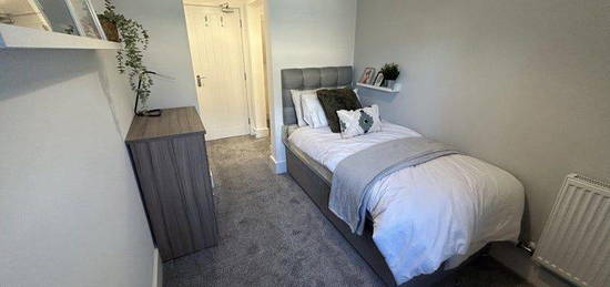 6 bed shared accommodation to rent