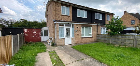 Semi-detached house to rent in Willow Crescent, Thorne DN8