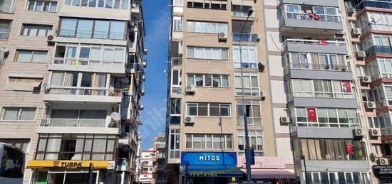 Poligon'da İnönü Caddesi Üzeri Ara Kat 3+1 Bakımlı Kiralık Daire