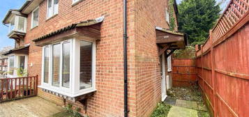 2 bedroom semi-detached house to rent