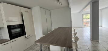 Appartement Duplex avec Grande Terrasse à Thonon-les-Bains