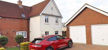 3 bedroom semi-detached house to rent