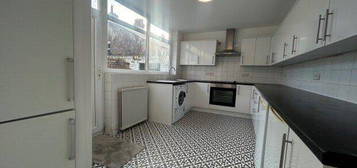 3 bed flat to rent