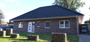 Moderner, ebenerdiger Bungalow in ruhiger Wohnlage - WoMo-Stellplatz inklusive