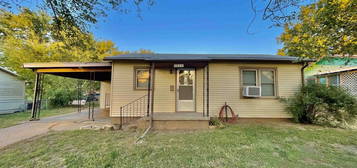 1311 N 9th St, Arkansas City, KS 67005