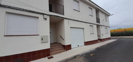 Chalet adosado en venta en calle Santa Bárbara s/n