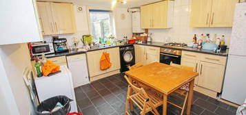 5 bedroom terraced house