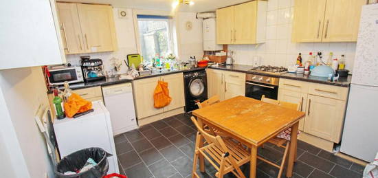 5 bedroom terraced house