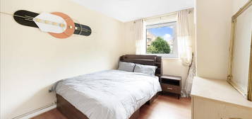 Flat to rent in Francis House, Whitmore Road, Colville Estate, London N1