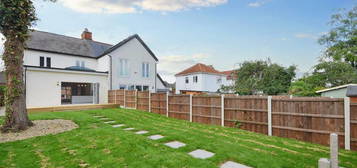 4 bedroom semi-detached house