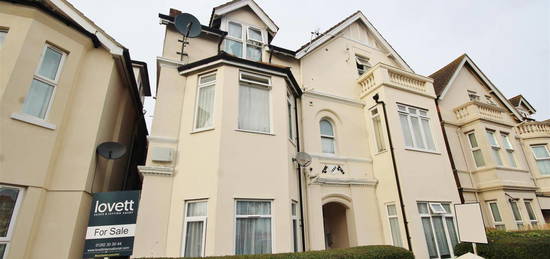 Flat to rent in Cecil Road, Boscombe, Bournemouth BH5