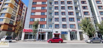 DERMAN CADDESİ ÜZERİ KİRALIK 3+1 DAİRE