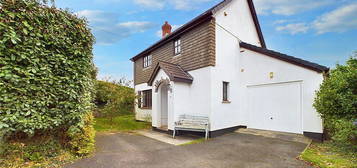 2 bed detached house for sale