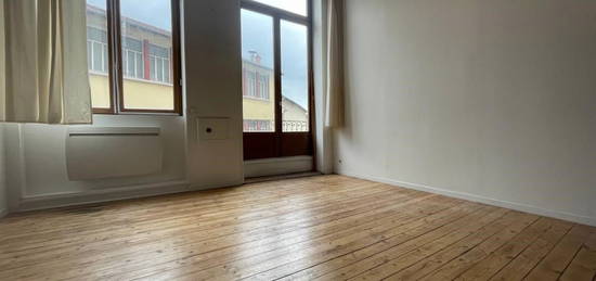 Studio  à louer, 1 pièce, 30 m², Étage 1/–