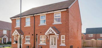 2 bedroom semi-detached house for sale